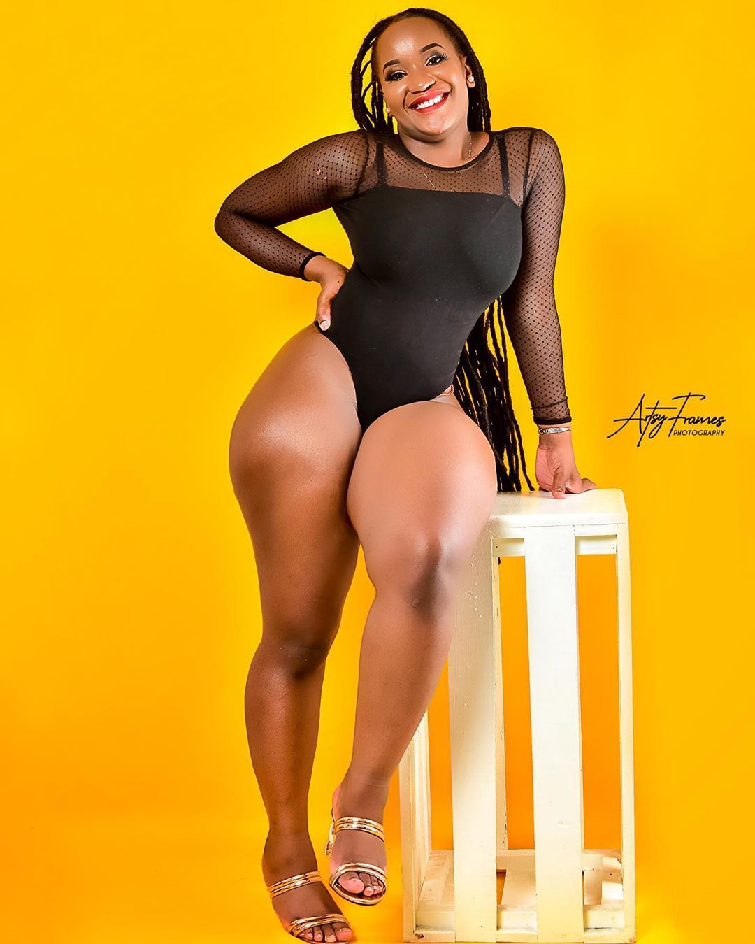 Look, it’s real, ANYANGO strips down to bikini to prove to starved hyenas that her BOOTY is 100% natural (PHOTOs)