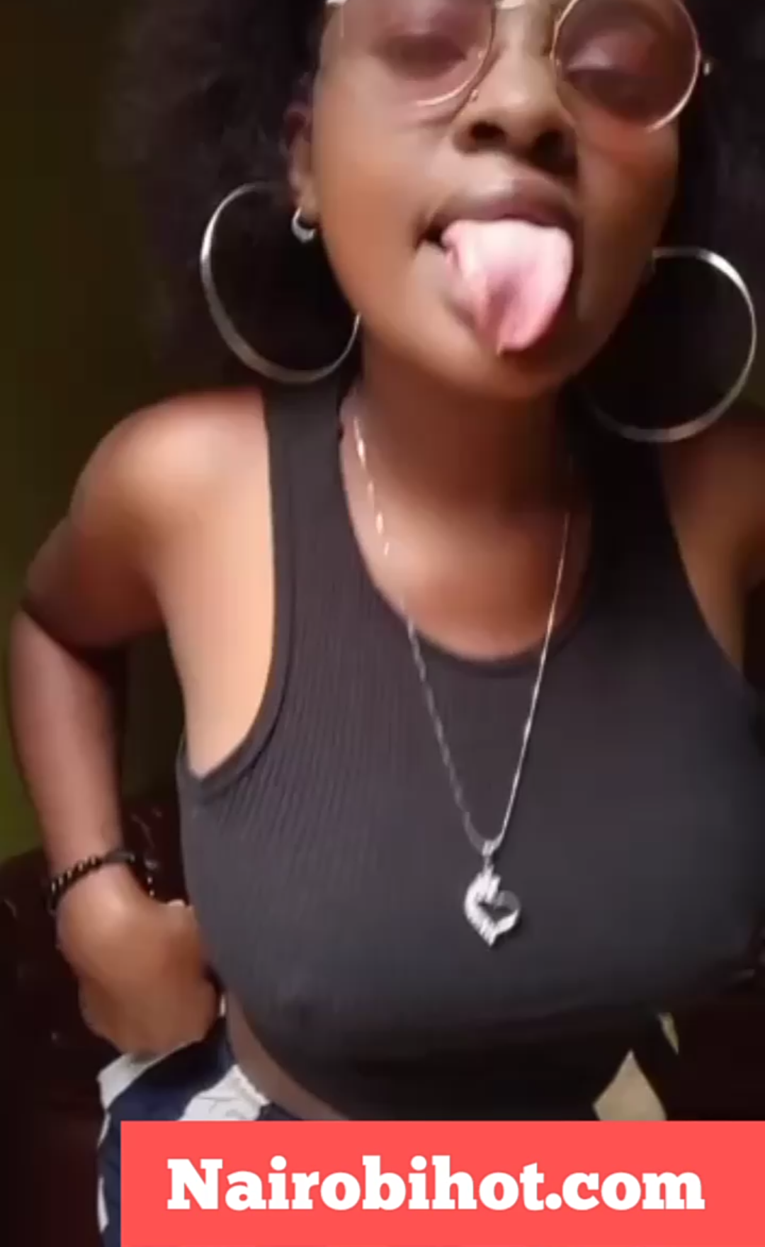 Hawa ni wale wanasumbua married men na nudes.